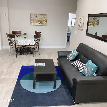 Beautiful Bedroom At Central Baltimore